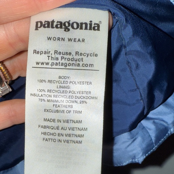 Patagonia Women's Navy Hooded Puffer Vest - Picture 6 of 7